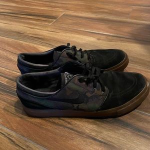 Nike janoskis camo